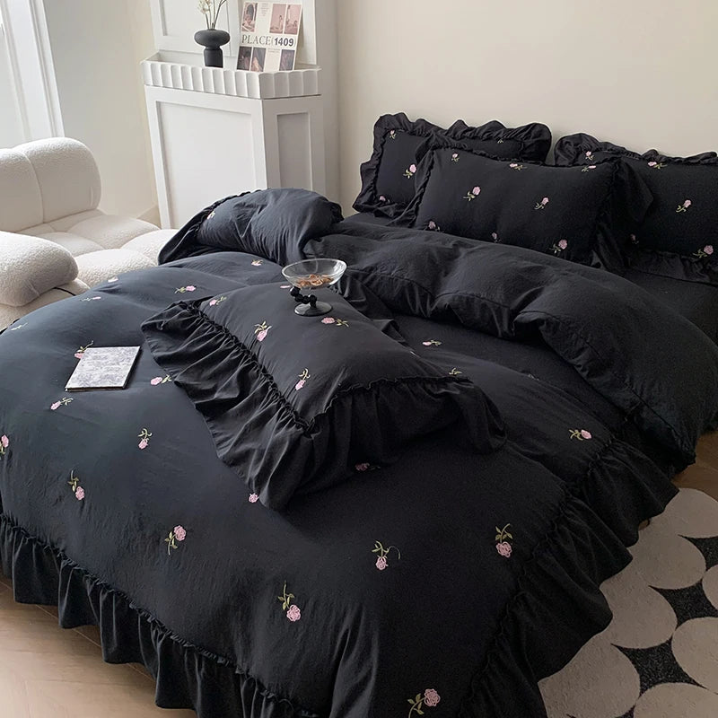 Housse De Couette Noire Brodée De Roses côté