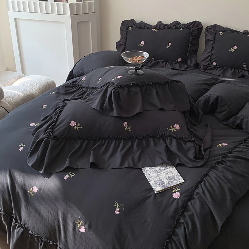 Housse De Couette Noire Brodée De Roses taie