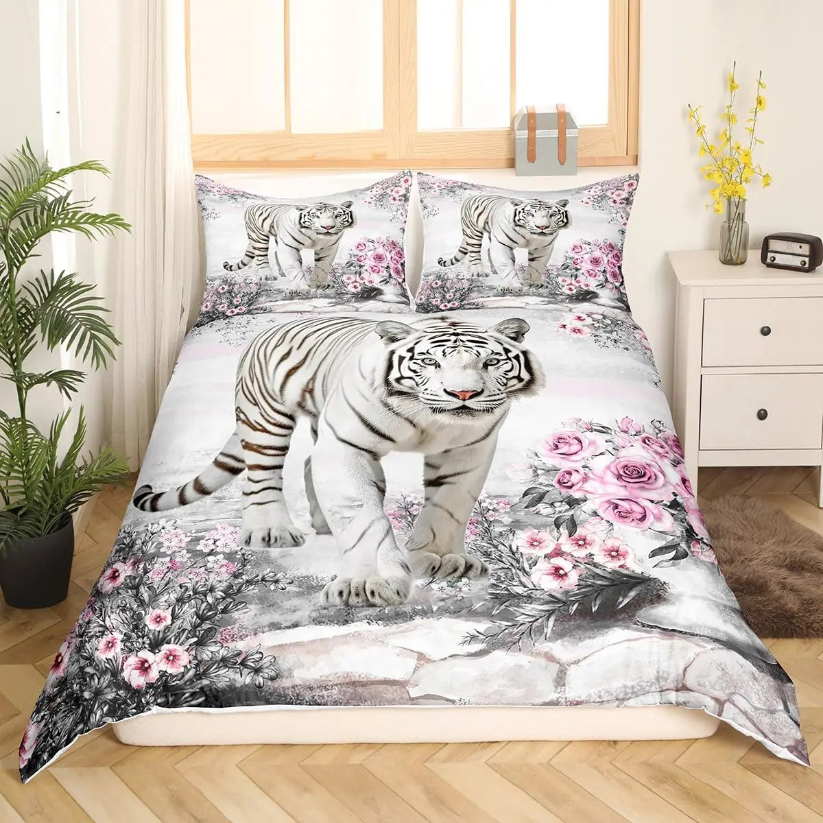 Housse de Couette Tigre blanc sur fond nacré et roses pastels