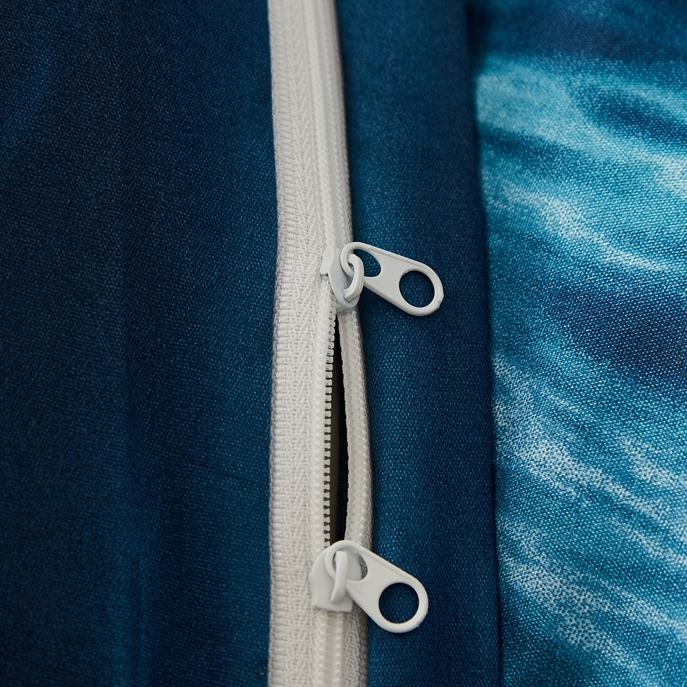 housse zippée et vagues bleues